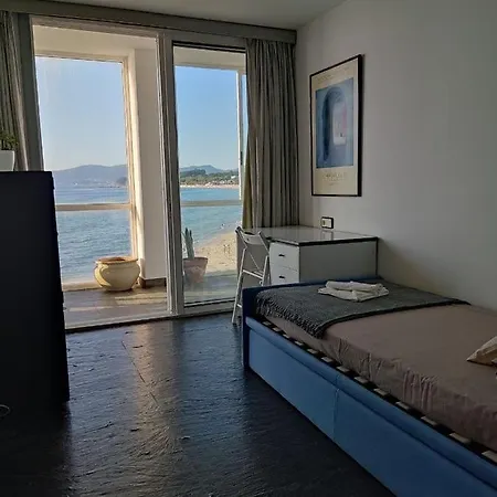 Holiday home Apartamento Encima Del Mar En Rua Canido 4